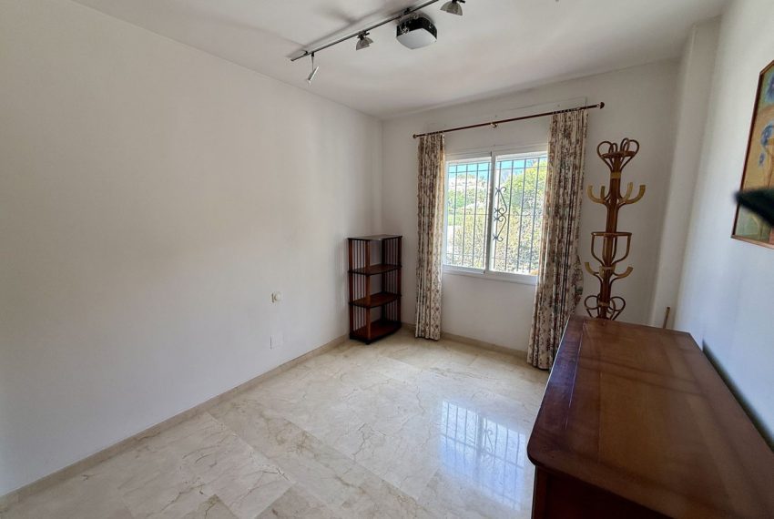 R5165974-Villa-For-Sale-Elviria-Semi-Detached-4-Beds-280-Built-7