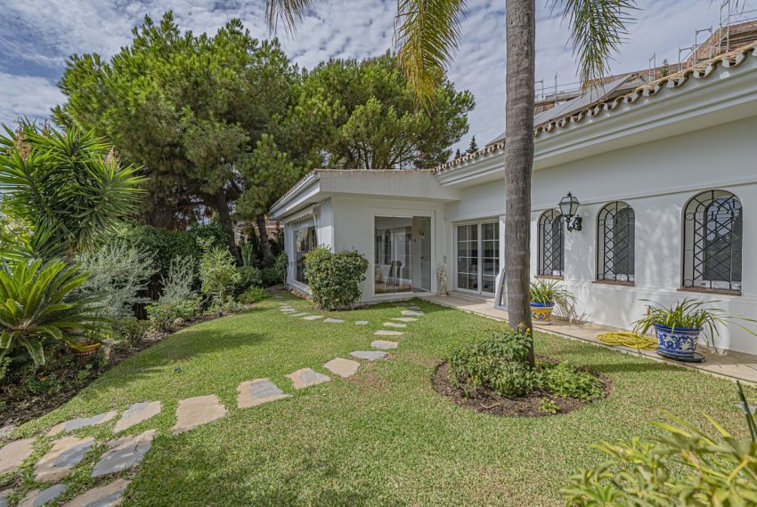 R5166511-Villa-For-Sale-El-Paraiso-Detached-4-Beds-384-Built-1