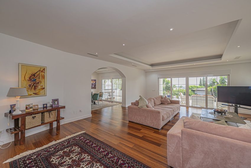 R5166511-Villa-For-Sale-El-Paraiso-Detached-4-Beds-384-Built-19