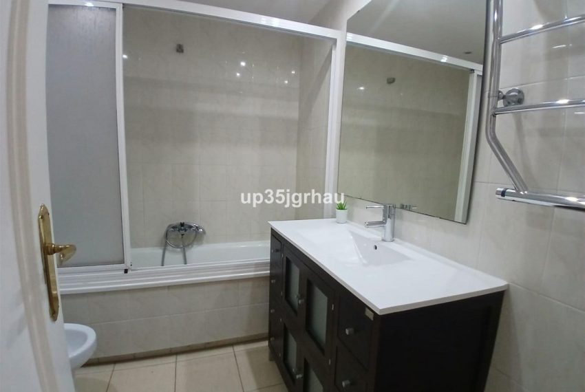 R5166637-Apartment-For-Sale-Estepona-Penthouse-1-Beds-71-Built-12