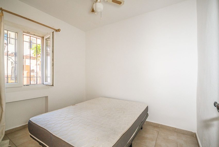 R5167498-Villa-For-Sale-Las-Chapas-Detached-2-Beds-50-Built-2
