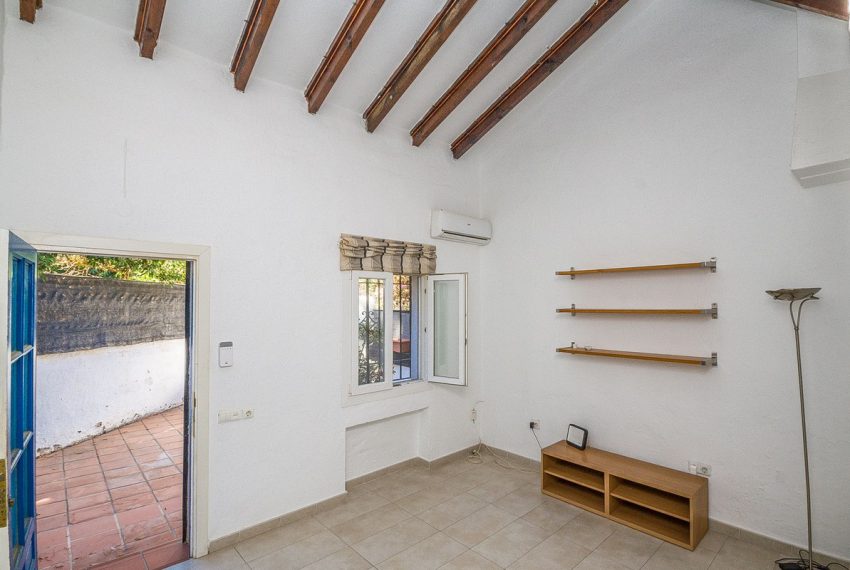 R5167498-Villa-For-Sale-Las-Chapas-Detached-2-Beds-50-Built-8