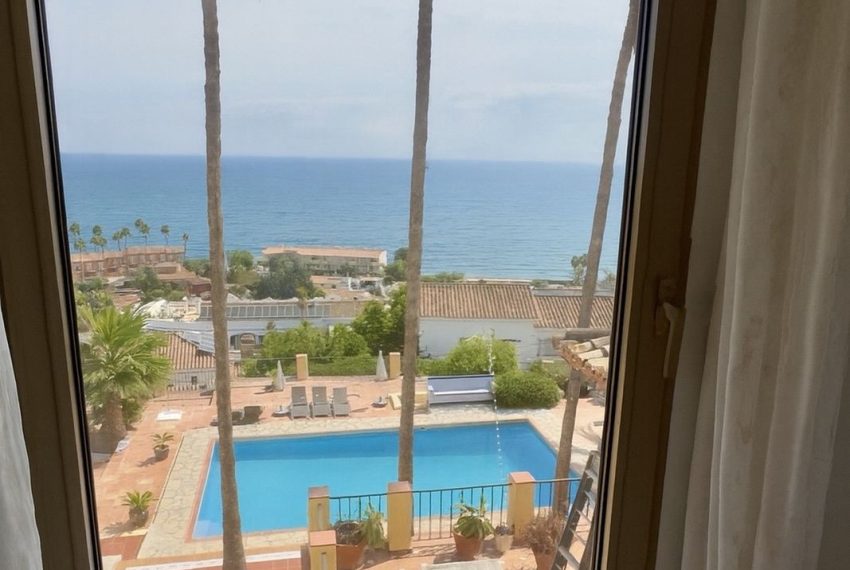 R5167672-Villa-For-Sale-Estepona-Detached-8-Beds-430-Built-3