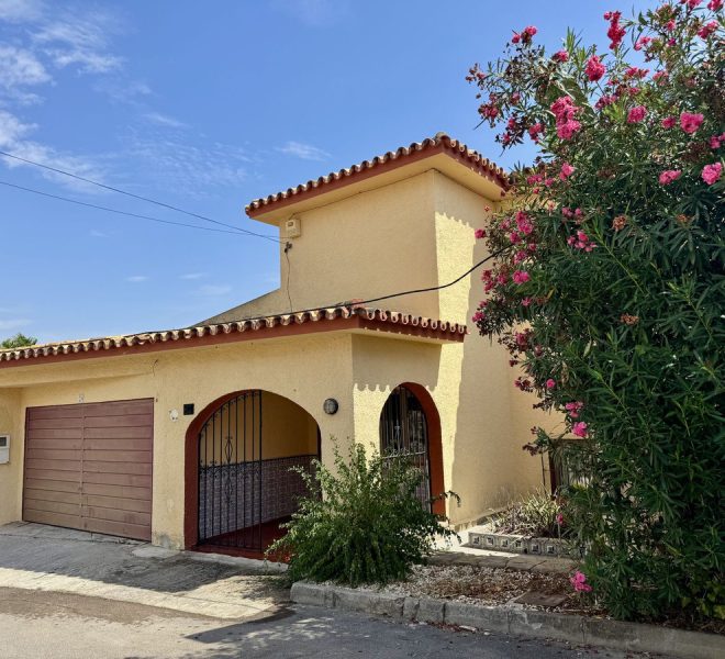 R5167672-Image 1-Detached - 8 Beds - 430 Built