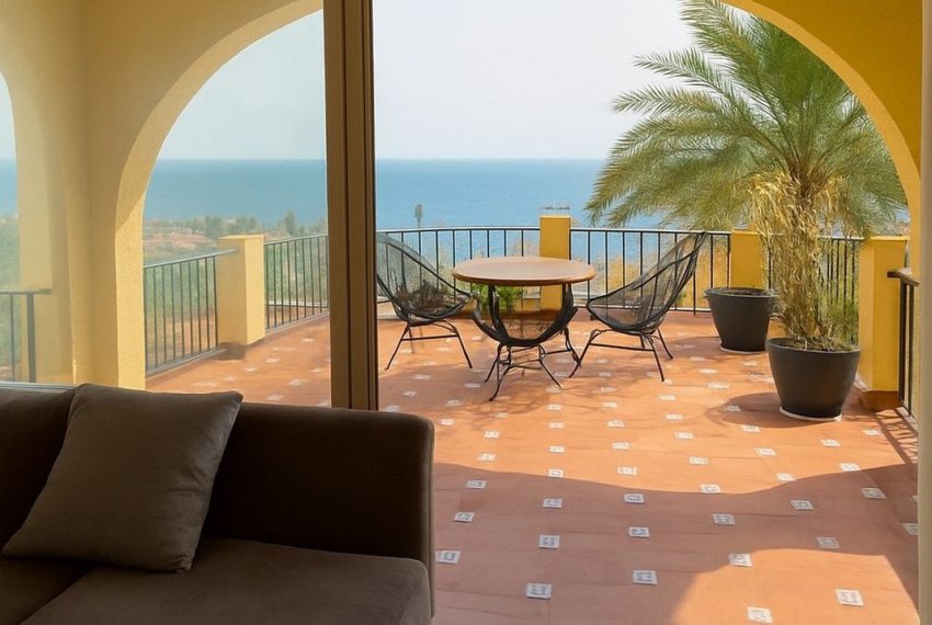 R5167672-Villa-For-Sale-Estepona-Detached-8-Beds-430-Built-8