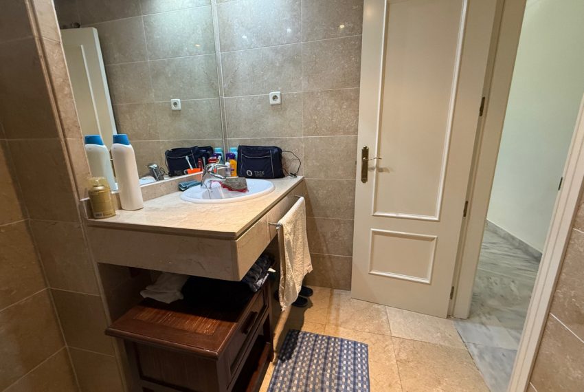 R5167939-Apartment-For-Sale-Nueva-Andalucia-Middle-Floor-2-Beds-80-Built-11