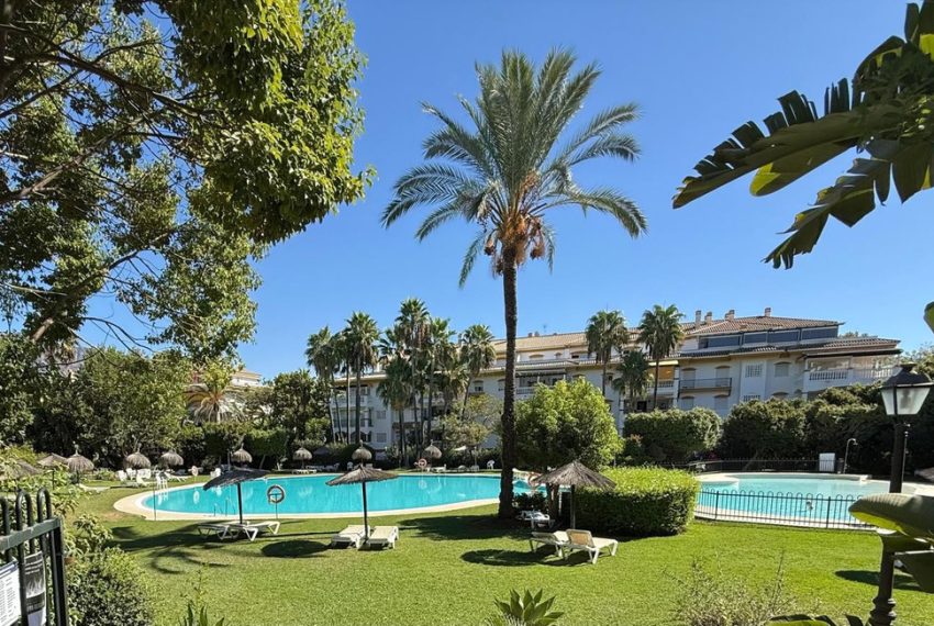 R5167939-Apartment-For-Sale-Nueva-Andalucia-Middle-Floor-2-Beds-80-Built