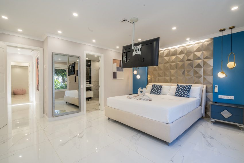 R5168227-Villa-For-Sale-Marbella-Detached-7-Beds-420-Built-13