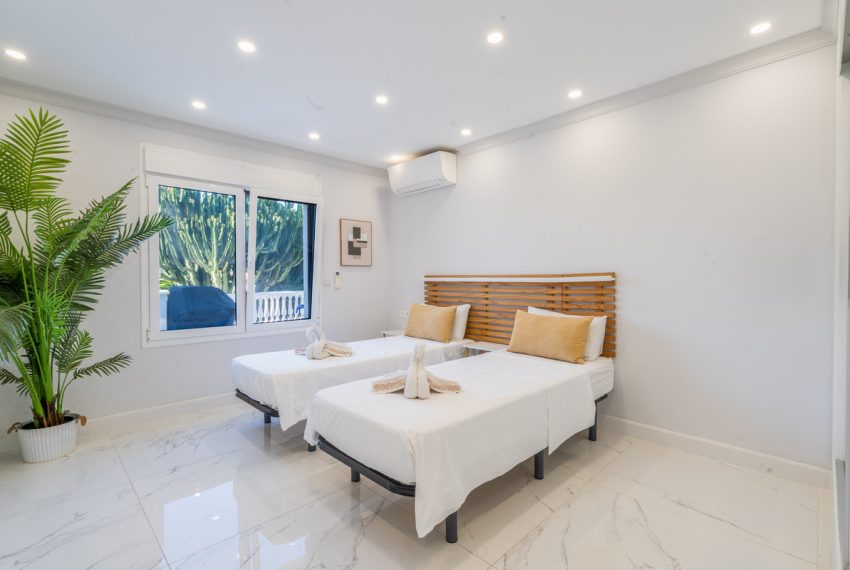 R5168227-Villa-For-Sale-Marbella-Detached-7-Beds-420-Built-19