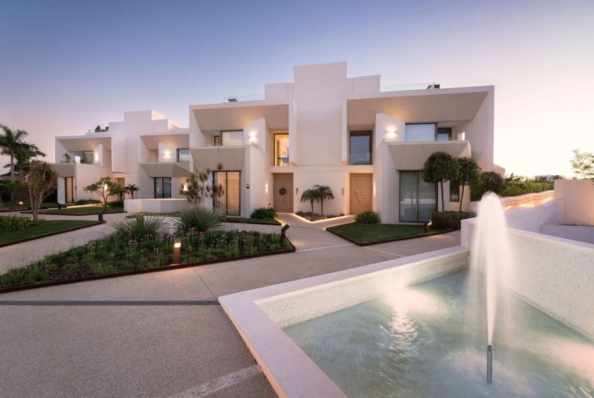 R5168548-Villa-For-Sale-Nueva-Andalucia-Semi-Detached-4-Beds-463-Built-1