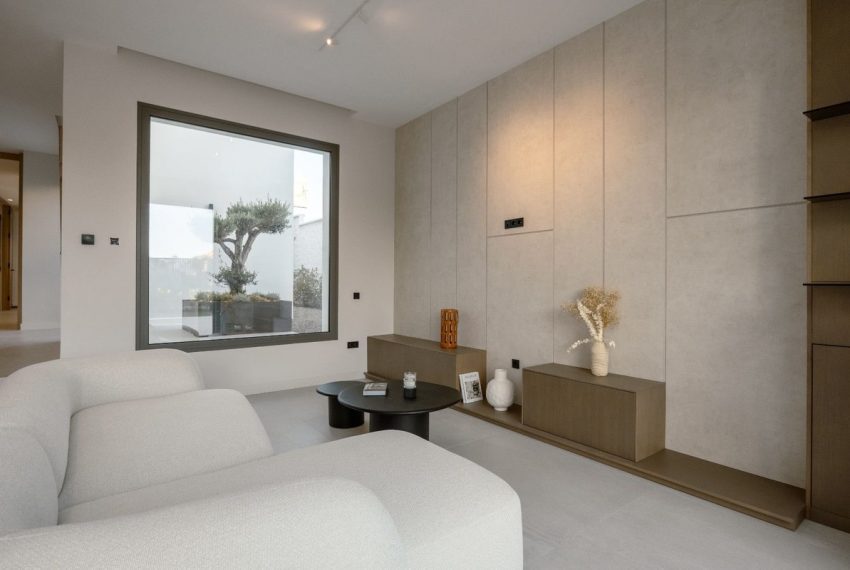 R5168998-Villa-For-Sale-Estepona-Detached-4-Beds-420-Built-2