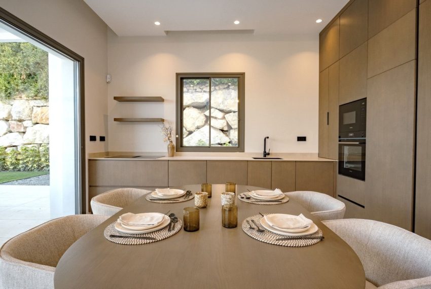 R5168998-Villa-For-Sale-Estepona-Detached-4-Beds-420-Built-3