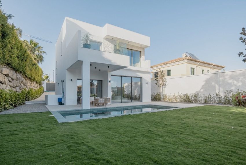 R5168998-Villa-For-Sale-Estepona-Detached-4-Beds-420-Built-4
