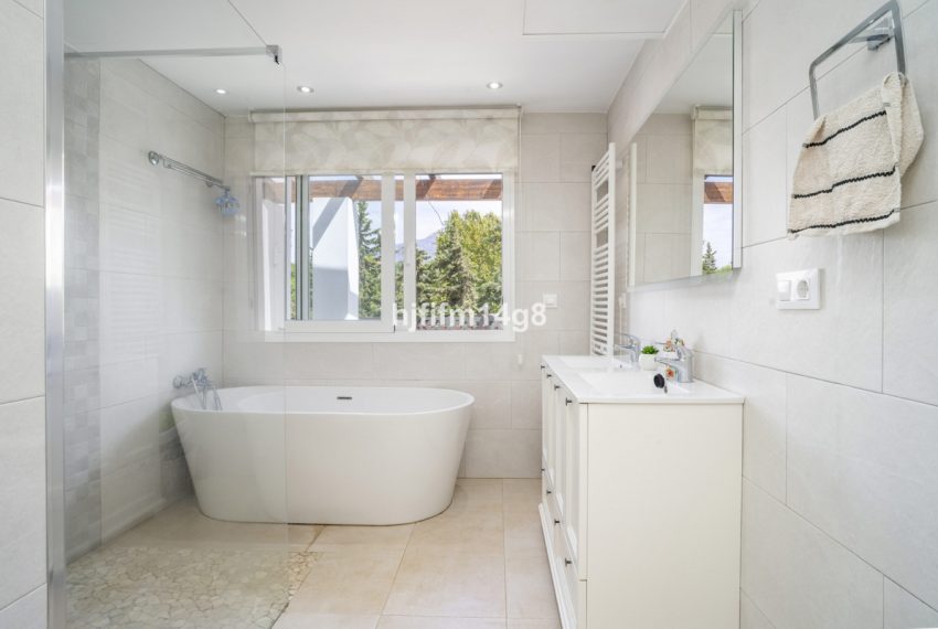 R5169049-Villa-For-Sale-La-Campana-Detached-3-Beds-136-Built-10