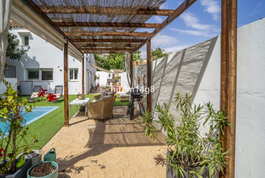 R5169049-Villa-For-Sale-La-Campana-Detached-3-Beds-136-Built-18