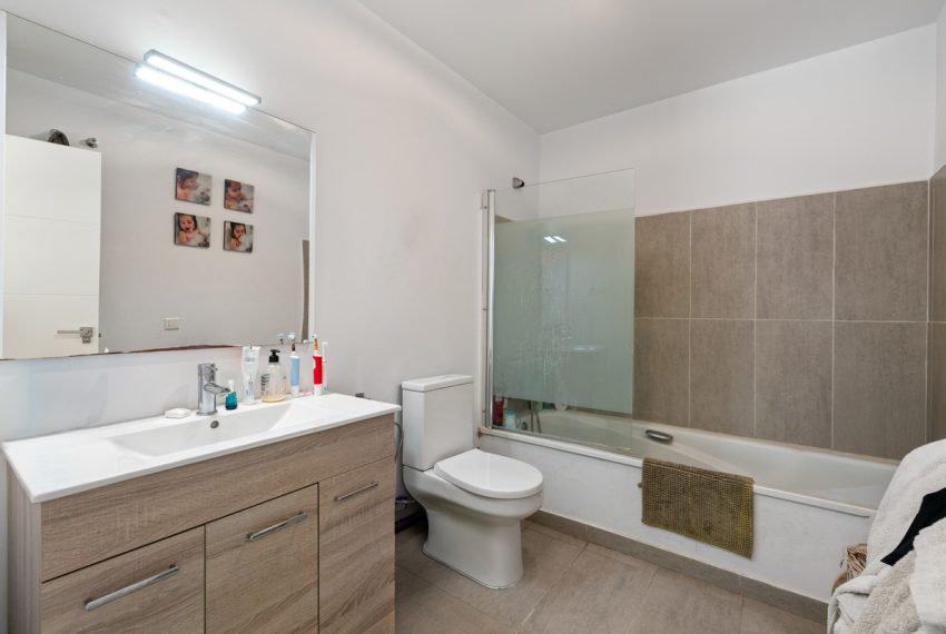 R5169052-Apartment-For-Sale-La-Campana-Ground-Floor-4-Beds-85-Built-4