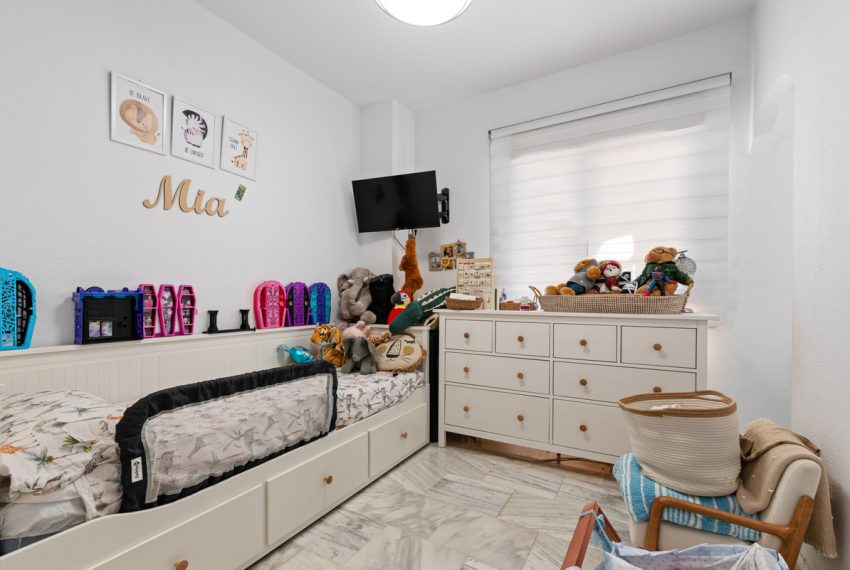 R5169052-Apartment-For-Sale-La-Campana-Ground-Floor-4-Beds-85-Built-5