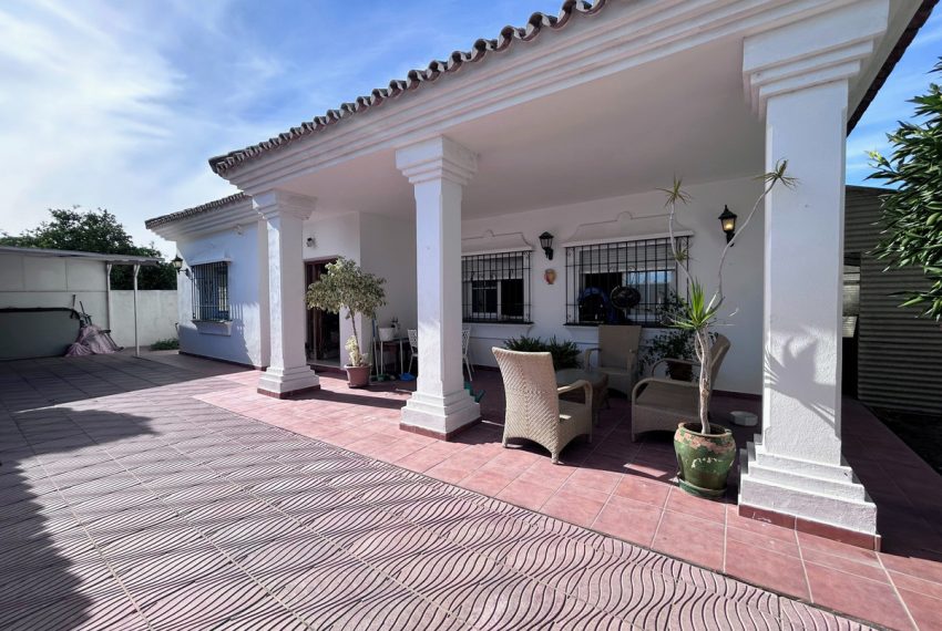R5169106-Villa-For-Sale-San-Pedro-de-Alcantara-Detached-3-Beds-231-Built-1