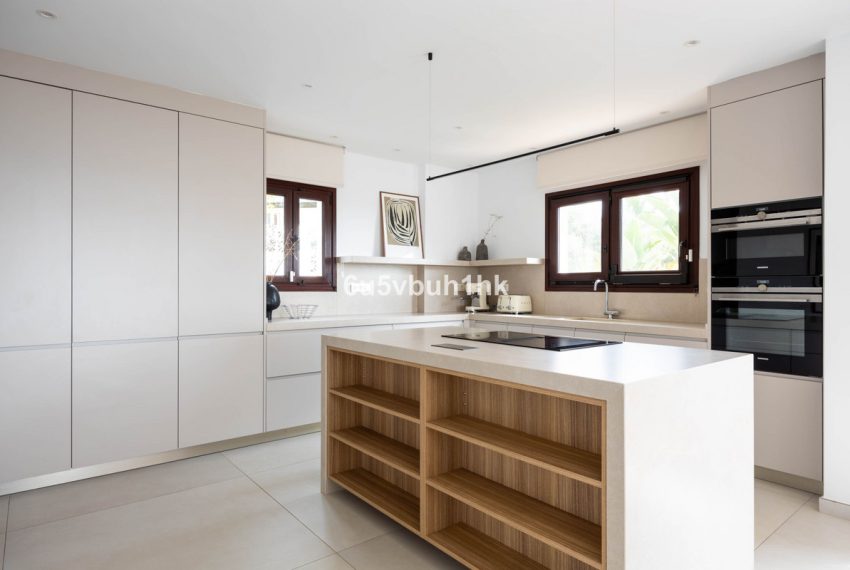 R5169169-Villa-For-Sale-El-Rosario-Detached-6-Beds-624-Built-9