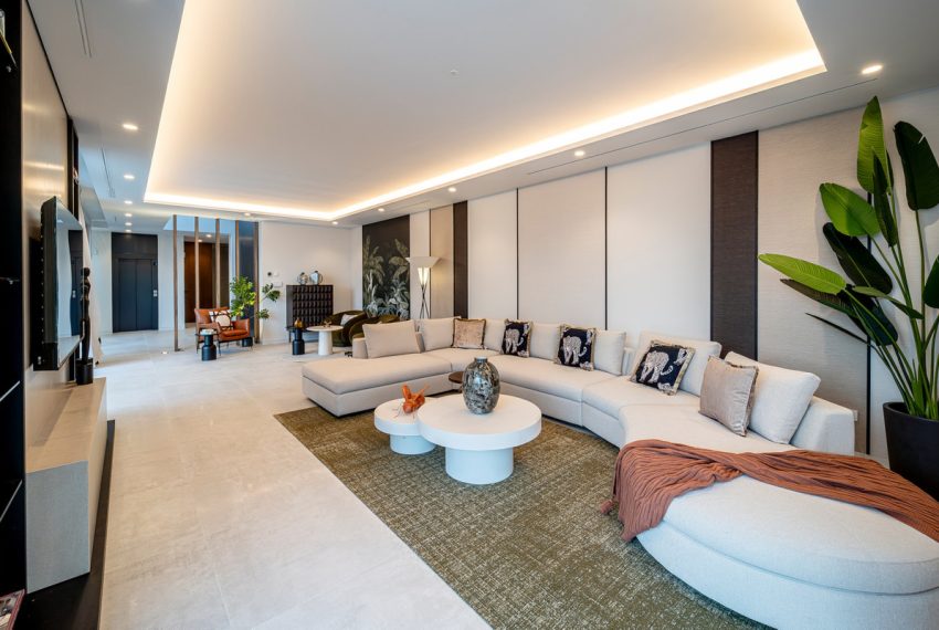 R5169181-Villa-For-Sale-El-Paraiso-Detached-6-Beds-1182-Built-1