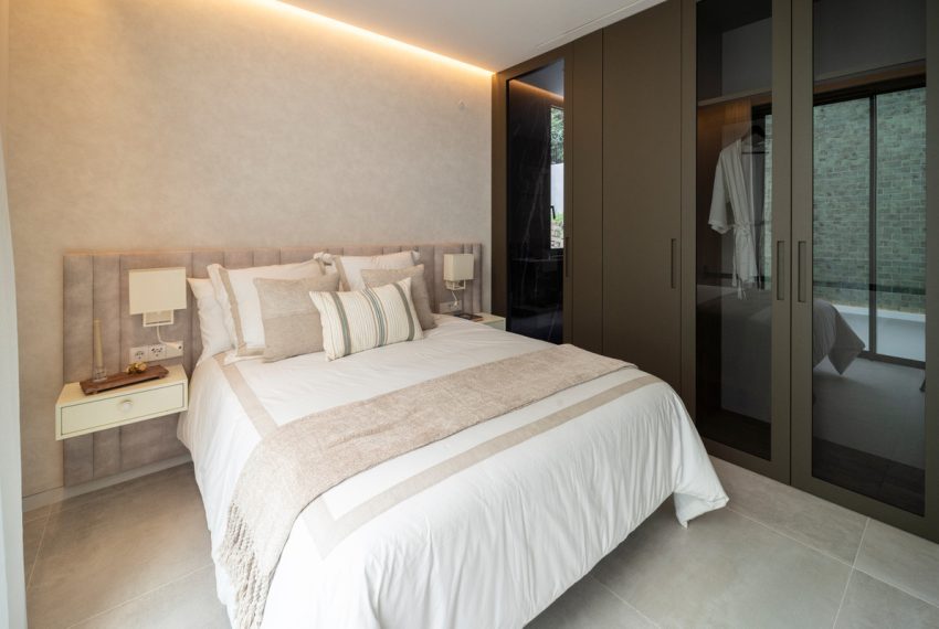 R5169181-Villa-For-Sale-El-Paraiso-Detached-6-Beds-1182-Built-13