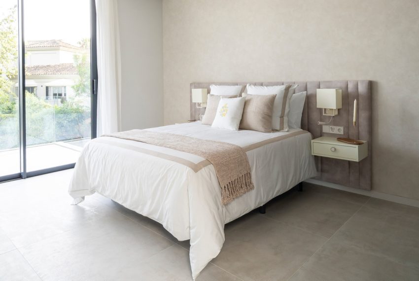 R5169181-Villa-For-Sale-El-Paraiso-Detached-6-Beds-1182-Built-14