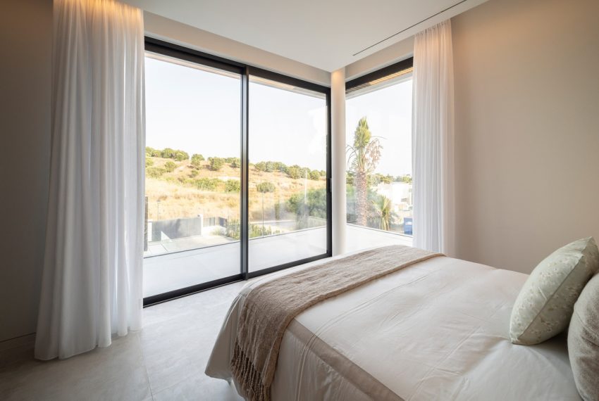 R5169181-Villa-For-Sale-El-Paraiso-Detached-6-Beds-1182-Built-16