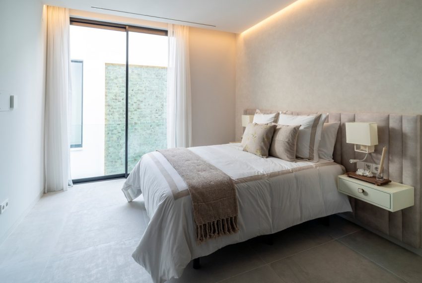 R5169181-Villa-For-Sale-El-Paraiso-Detached-6-Beds-1182-Built-7