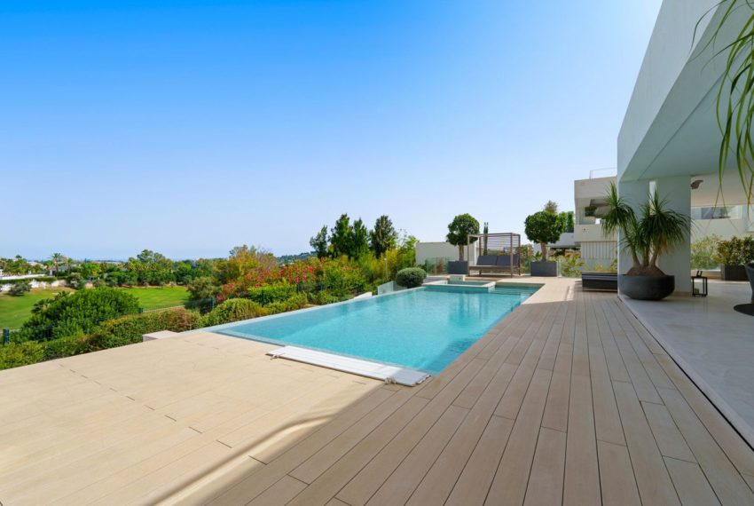 R5169655-Villa-For-Sale-Nueva-Andalucia-Detached-5-Beds-473-Built-1