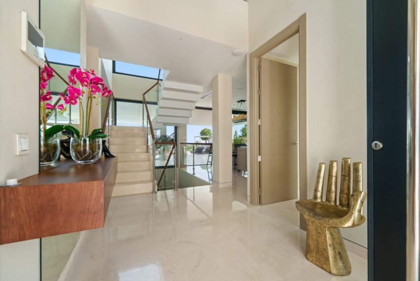R5169655-Villa-For-Sale-Nueva-Andalucia-Detached-5-Beds-473-Built-17