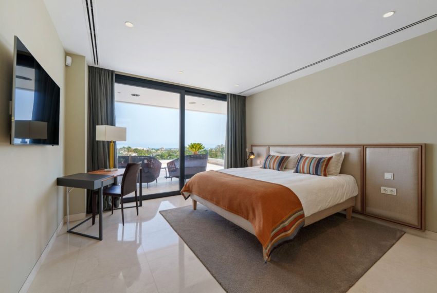 R5169655-Villa-For-Sale-Nueva-Andalucia-Detached-5-Beds-473-Built-19