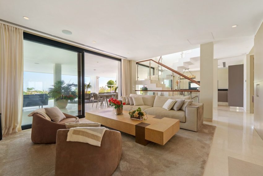 R5169655-Villa-For-Sale-Nueva-Andalucia-Detached-5-Beds-473-Built-7