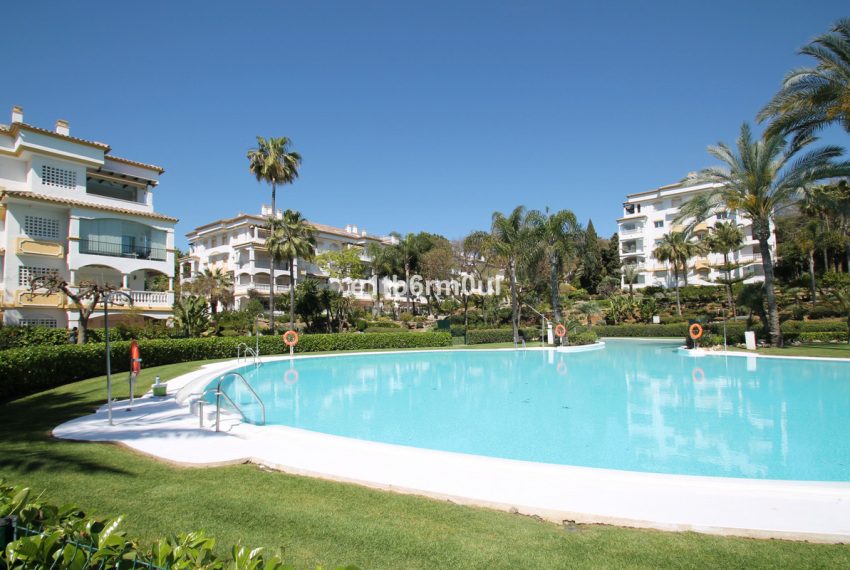 R5169763-Apartment-For-Sale-The-Golden-Mile-Middle-Floor-3-Beds-122-Built