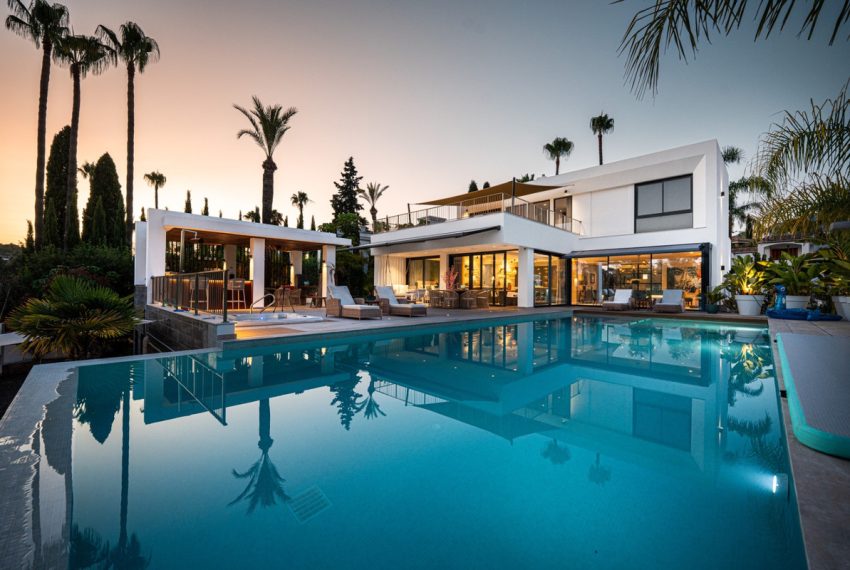 R5169832-Villa-For-Sale-Nueva-Andalucia-Detached-5-Beds-701-Built