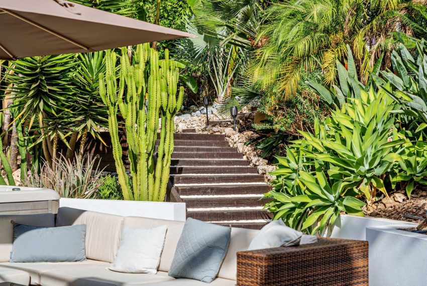 R5170912-Villa-For-Sale-Marbella-Detached-5-Beds-313-Built-1