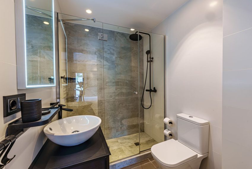 R5170912-Villa-For-Sale-Marbella-Detached-5-Beds-313-Built-13