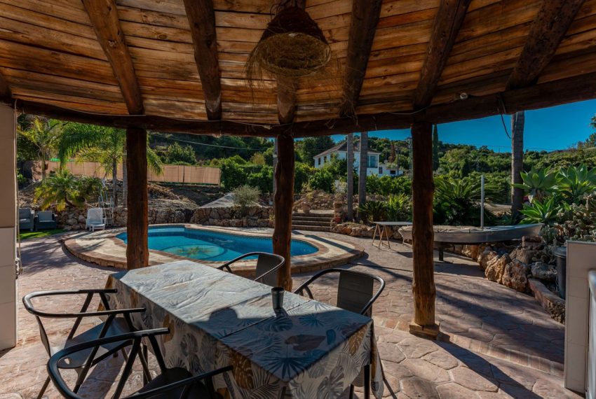 R5171038-Villa-For-Sale-Coin-Detached-2-Beds-166-Built-1