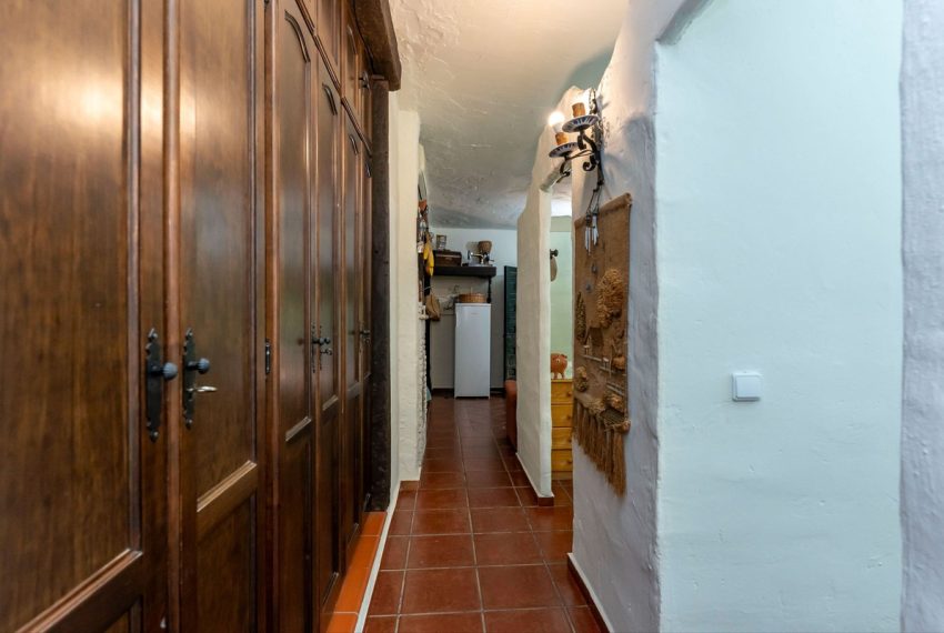 R5171038-Villa-For-Sale-Coin-Detached-2-Beds-166-Built-12