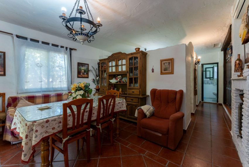 R5171038-Villa-For-Sale-Coin-Detached-2-Beds-166-Built-2