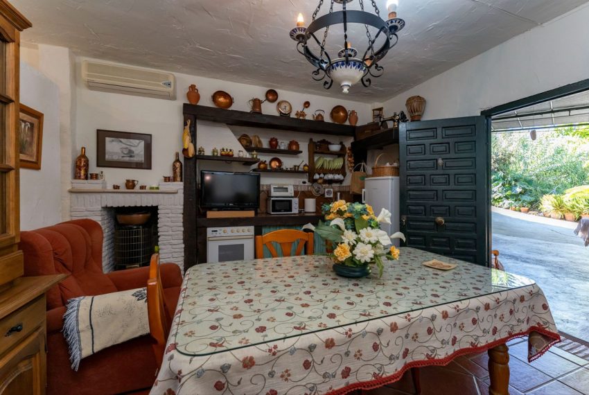 R5171038-Villa-For-Sale-Coin-Detached-2-Beds-166-Built-4