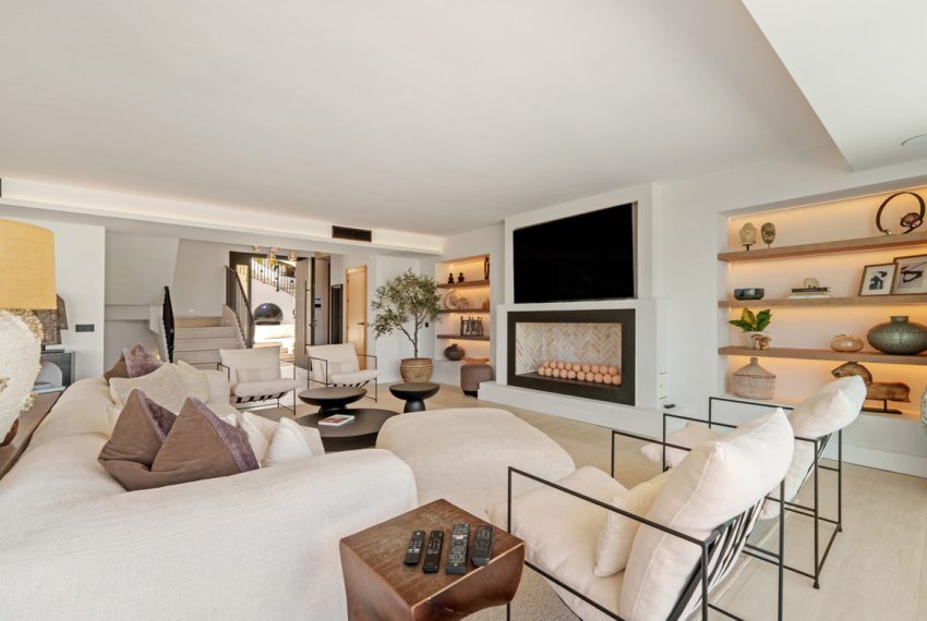 R5171164-Villa-For-Sale-Nueva-Andalucia-Detached-6-Beds-965-Built-11