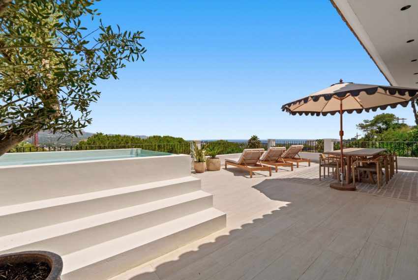 R5171164-Villa-For-Sale-Nueva-Andalucia-Detached-6-Beds-965-Built-2