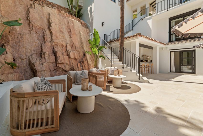 R5171164-Villa-For-Sale-Nueva-Andalucia-Detached-6-Beds-965-Built-4