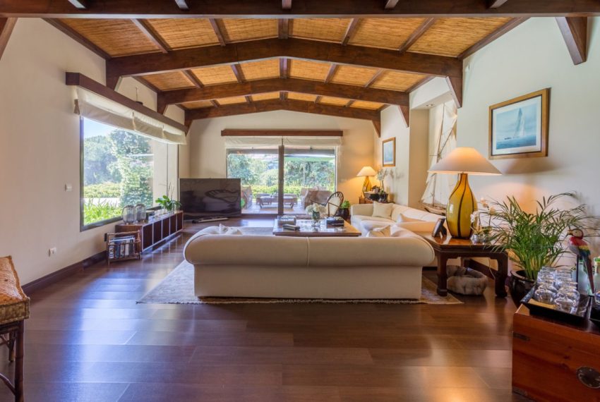 R2804213-Villa-For-Sale-Rio-Real-Detached-6-Beds-1000-Built-18