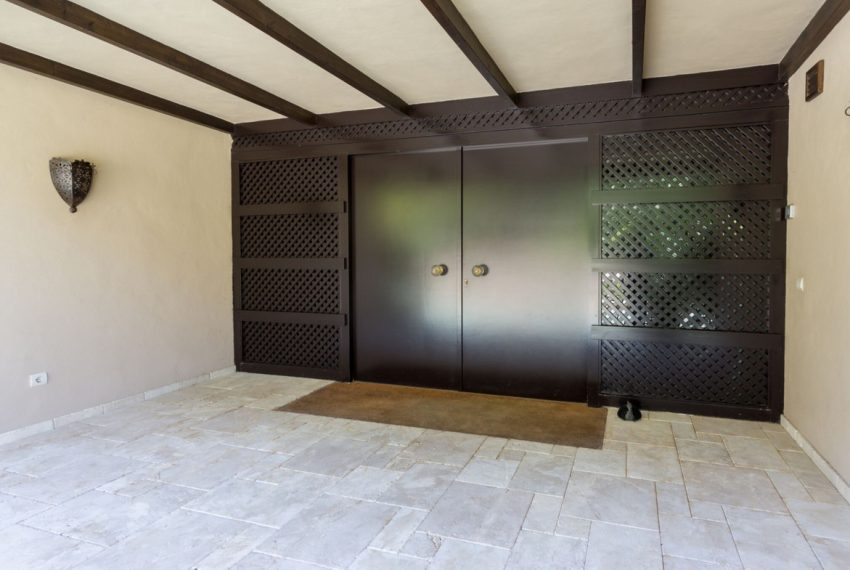 R2804213-Villa-For-Sale-Rio-Real-Detached-6-Beds-1000-Built-4