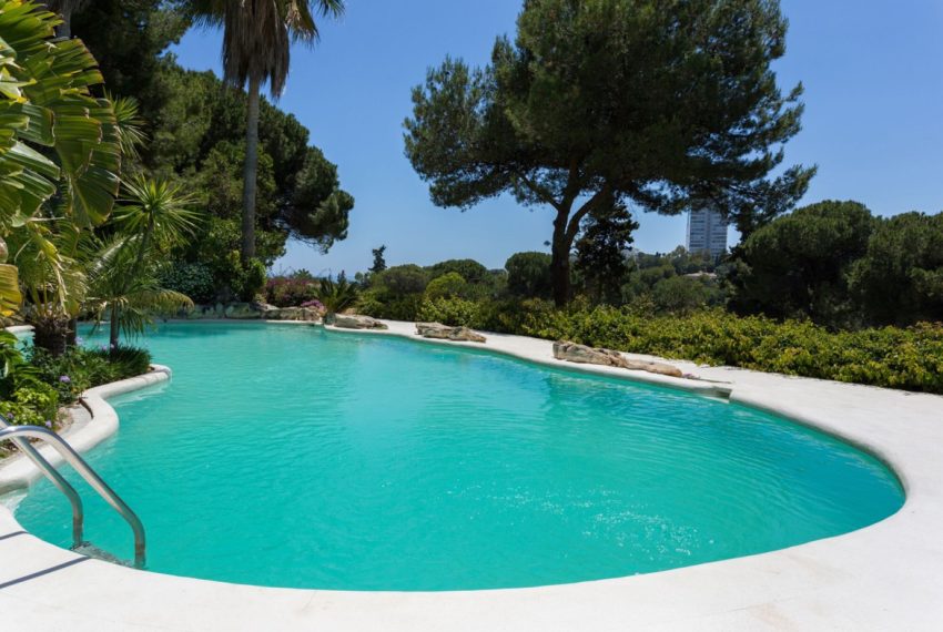 R2804213-Villa-For-Sale-Rio-Real-Detached-6-Beds-1000-Built-8