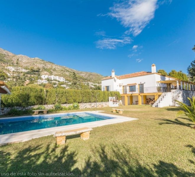 R3068788-Image 1-Finca - 5 Beds - 451 Built