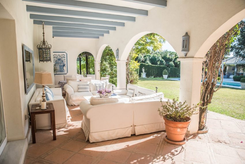 R3614243-Villa-For-Sale-Calahonda-Detached-8-Beds-720-Built-2