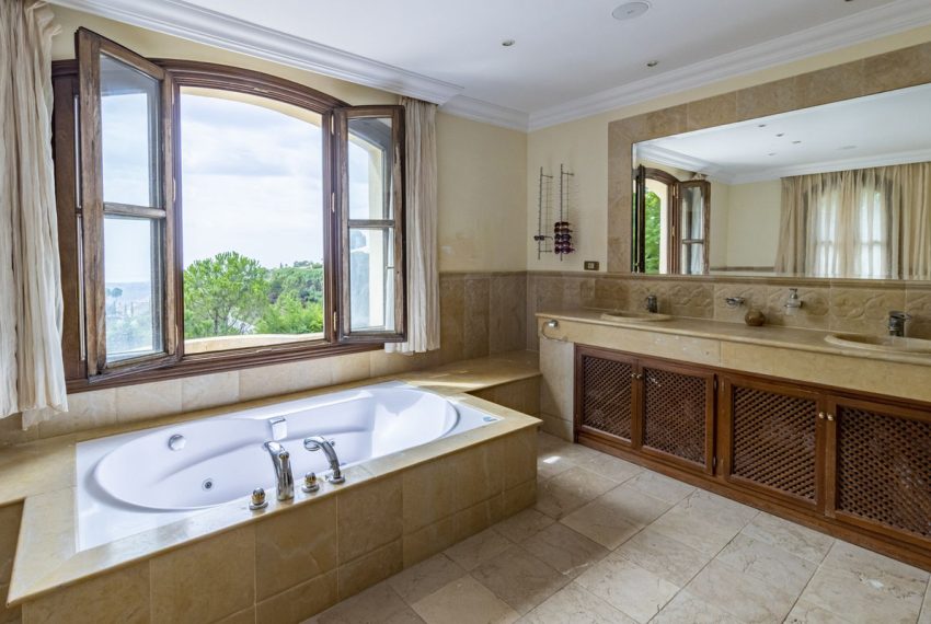 R4140697-Villa-For-Sale-La-Zagaleta-Detached-4-Beds-1096-Built-16