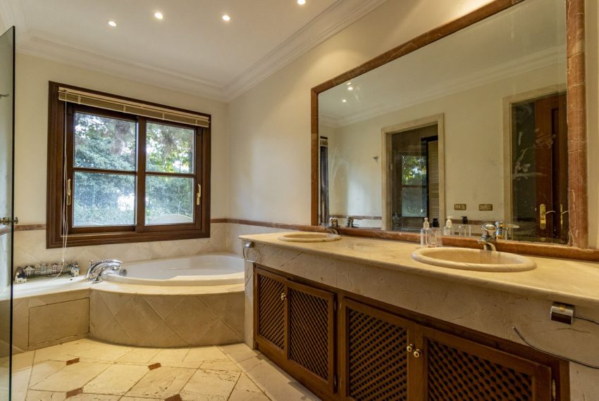 R4140697-Villa-For-Sale-La-Zagaleta-Detached-4-Beds-1096-Built-19